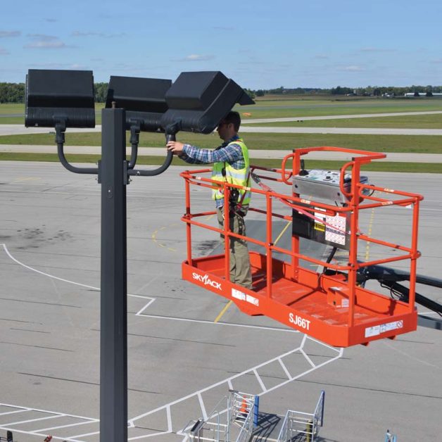 Skyjack SJ66T - Telescopic boom lift